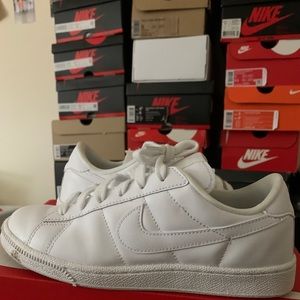 Nike WMNS Tennis Classic